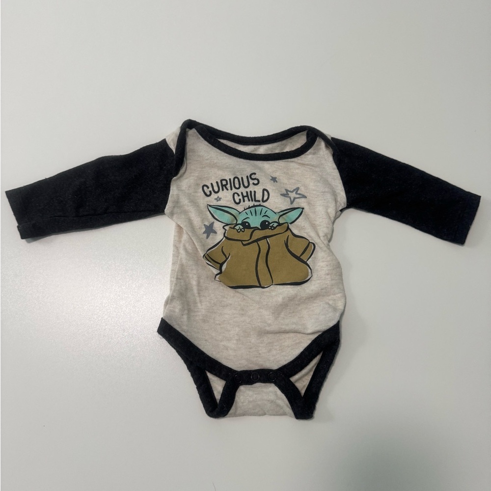 Star Wars The Child Set of two infant onesies - Picture 8 of 11